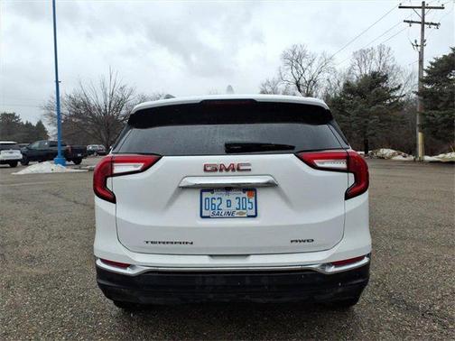 2024 GMC Terrain SLT
