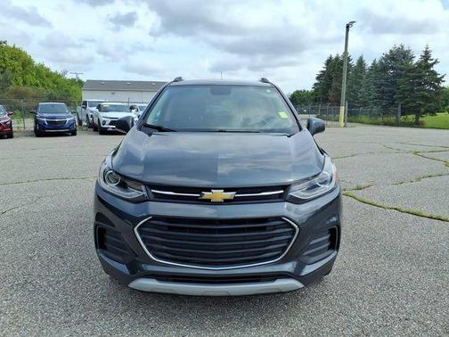 Gray 2018 Chevrolet Trax LT