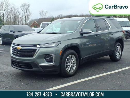 Silver Sage Metallic 2023 Chevrolet Traverse LT Cloth