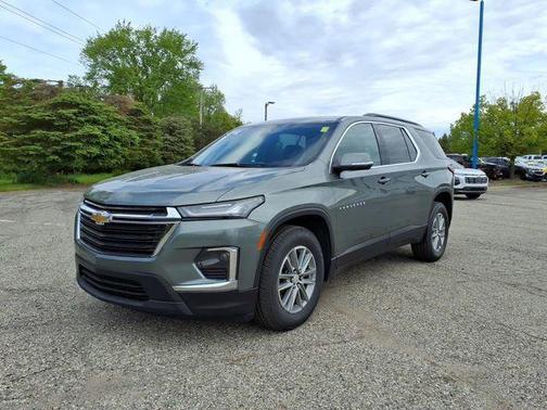 Silver Sage Metallic 2023 Chevrolet Traverse LT Cloth