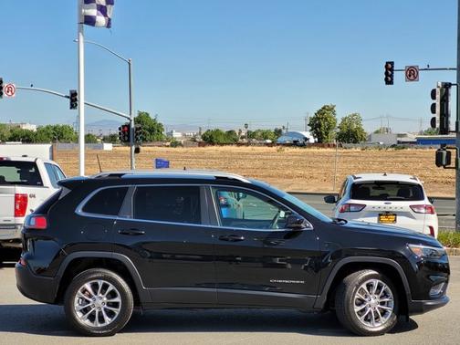 2021 Jeep Cherokee LATITUDE PLUS