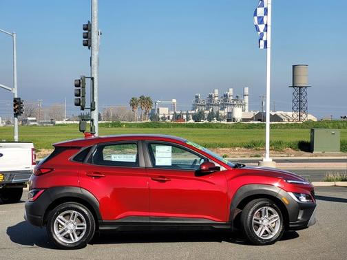 2023 Hyundai KONA SE
