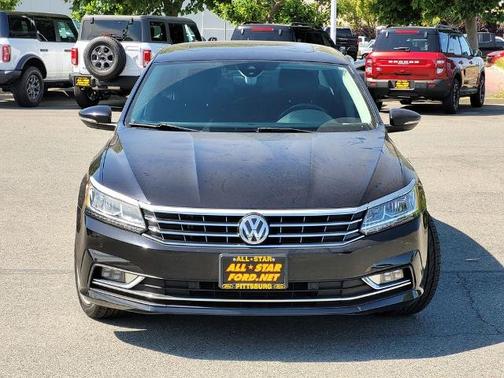Deep Black Pearl Effect 2018 Volkswagen Passat 2.0T SEL PREMIUM