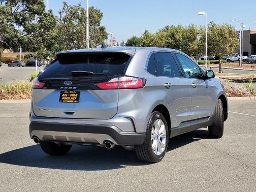 ICONIC SILVER 2021 Ford Edge TITANIUM