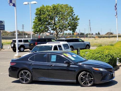 Midnight Black Metallic 2018 Toyota Camry XSE