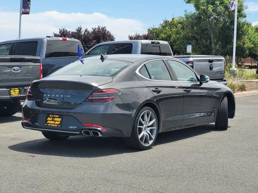 2022 Genesis G70 2.0T
