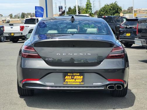 2022 Genesis G70 2.0T