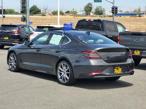 2022 Genesis G70 2.0T