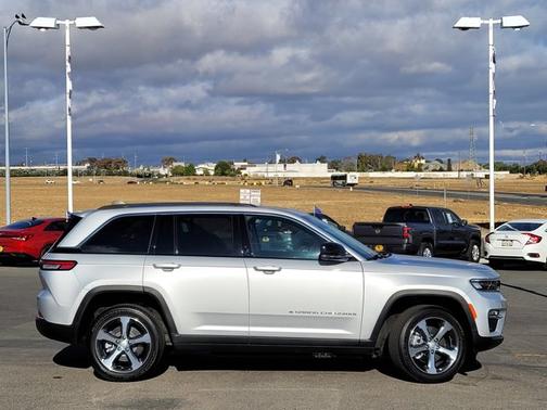 2024 Jeep Grand Cherokee BASE