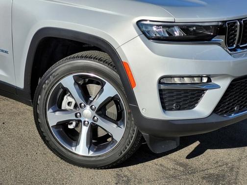 2024 Jeep Grand Cherokee BASE