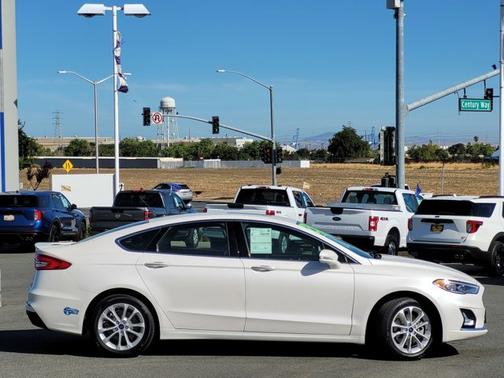 2020 Ford Fusion Energi TITANIUM