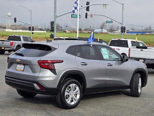 2024 Chevrolet Trax LS
