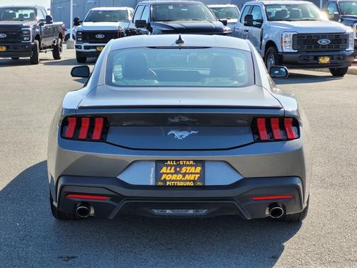 2024 Ford Mustang 