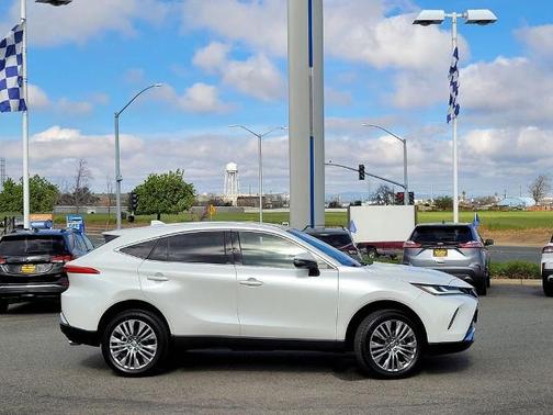 2024 Toyota Venza XLE