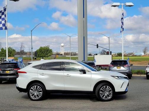 2024 Toyota Venza XLE