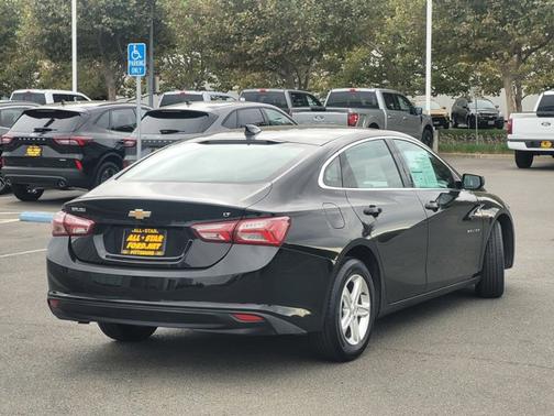 2022 Chevrolet Malibu LT W/1LT