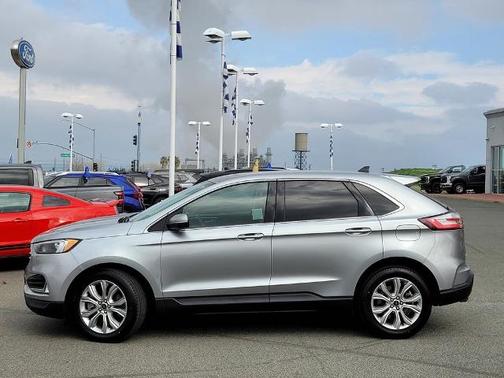 ICONIC SILVER 2024 Ford Edge TITANIUM