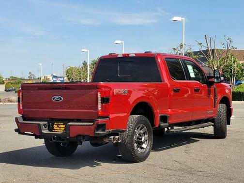 RAPID RED 2023 Ford F-250 LARIAT