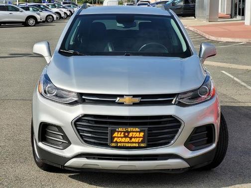 Silver Ice Metallic 2020 Chevrolet Trax LT