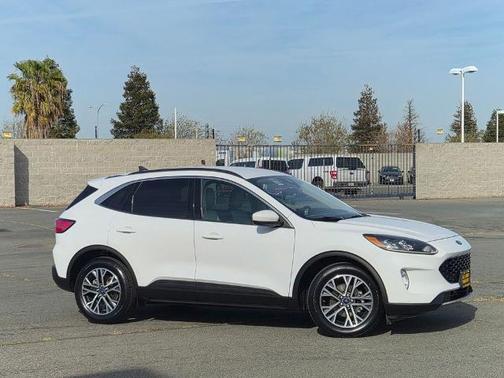 OXFORD WHITE 2020 Ford Escape SEL