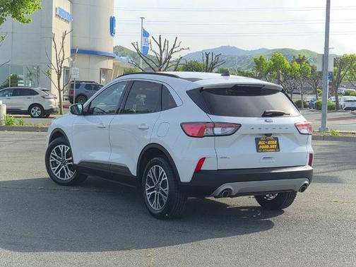 OXFORD WHITE 2020 Ford Escape SEL