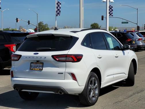 2023 Ford Escape ST-LINE SELECT
