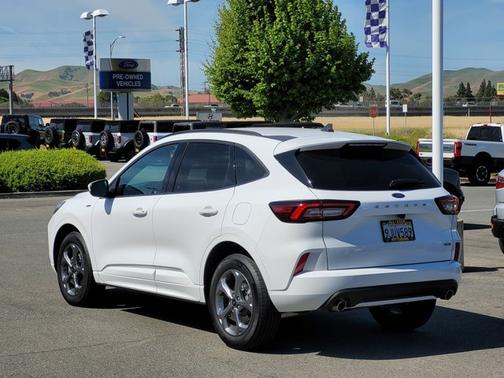 2023 Ford Escape ST-LINE SELECT