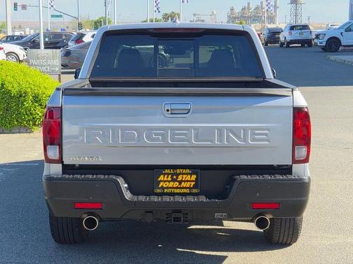 Silver 2025 Honda Ridgeline RTL
