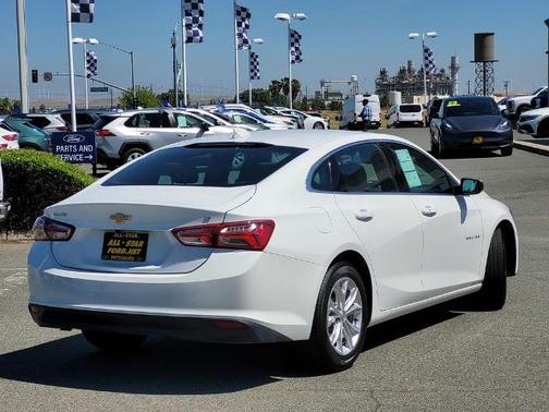 White 2022 Chevrolet Malibu LT W/1LT