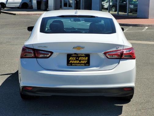 White 2022 Chevrolet Malibu LT W/1LT