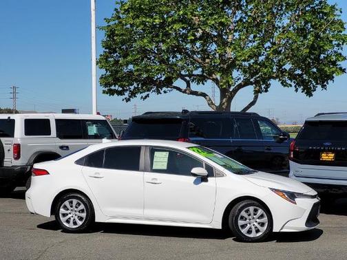 White 2022 Toyota Corolla LE