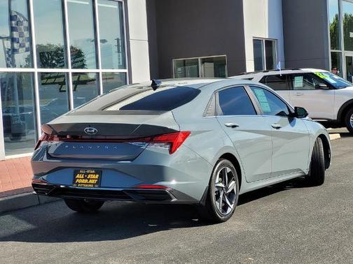 Electric Shadow 2022 Hyundai ELANTRA SEL