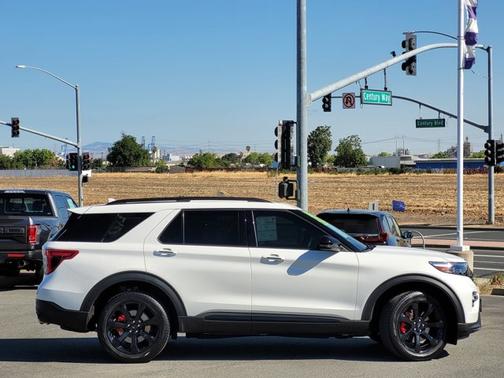 2024 Ford Explorer ST
