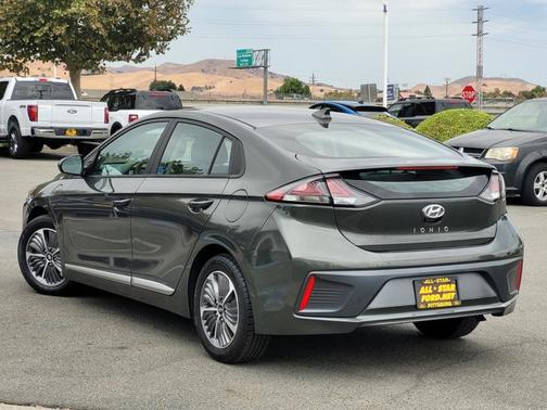 2021 Hyundai IONIQ Plug-In Hybrid SE