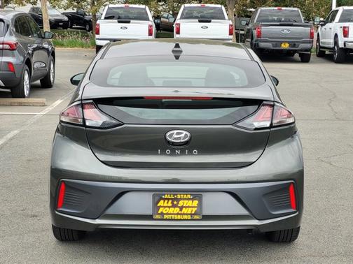 2021 Hyundai IONIQ Plug-In Hybrid SE