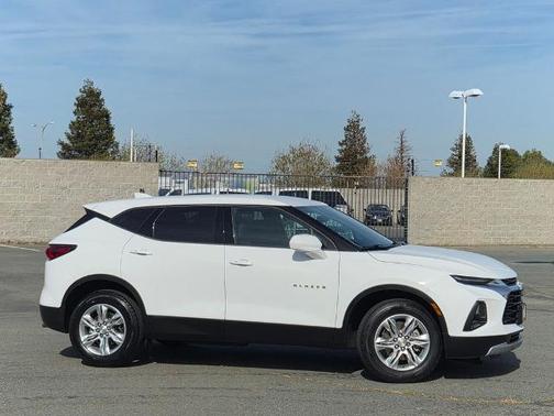 Summit White 2019 Chevrolet Blazer LT W/1LT