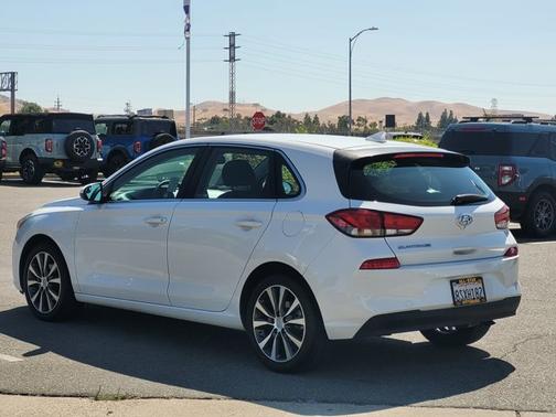 2020 Hyundai Elantra GT BASE
