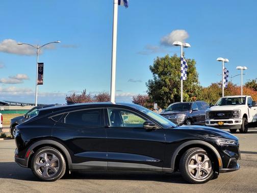 2023 Ford Mustang Mach-E SELECT