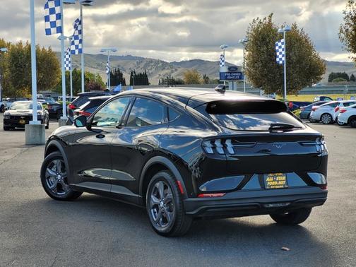 2023 Ford Mustang Mach-E SELECT