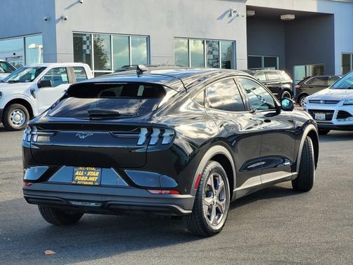 2023 Ford Mustang Mach-E SELECT