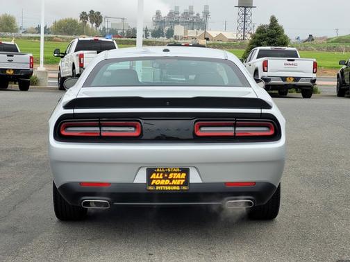 2022 Dodge Challenger SXT