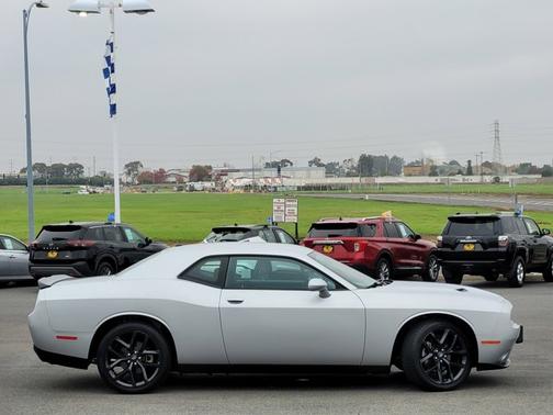 2022 Dodge Challenger SXT