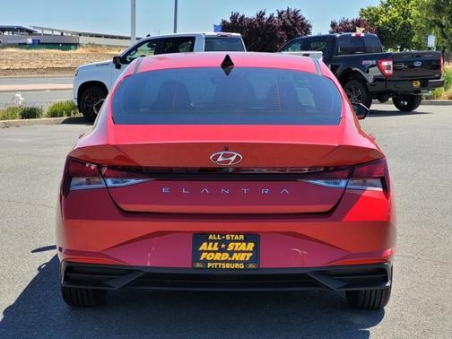 2021 Hyundai ELANTRA SEL