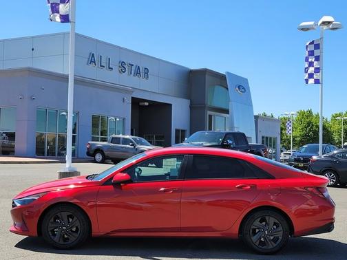 2021 Hyundai ELANTRA SEL