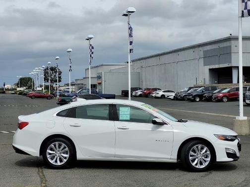 Summit White 2023 Chevrolet Malibu LT W/1LT