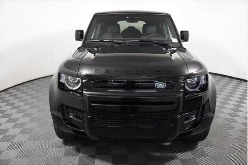 2025 Land Rover Defender 110 P500 X-Dynamic SE