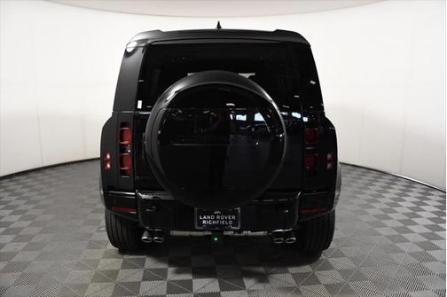 2025 Land Rover Defender 110 P500 X-Dynamic SE