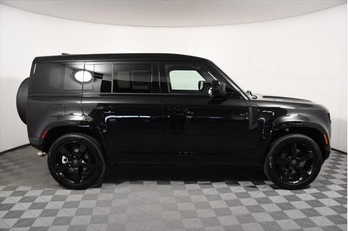 2025 Land Rover Defender 110 P500 X-Dynamic SE