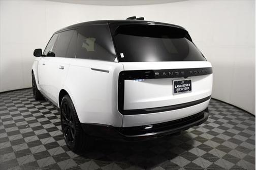 2025 Land Rover Range Rover P530 SE 7 Seat