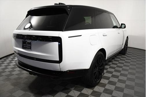 2025 Land Rover Range Rover P530 SE 7 Seat